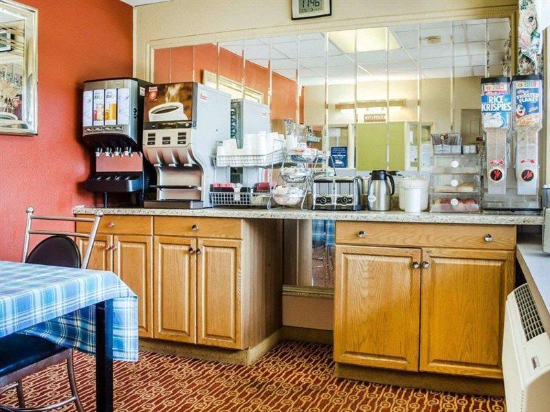 Rodeway Inn Harrisburg Exteriér fotografie