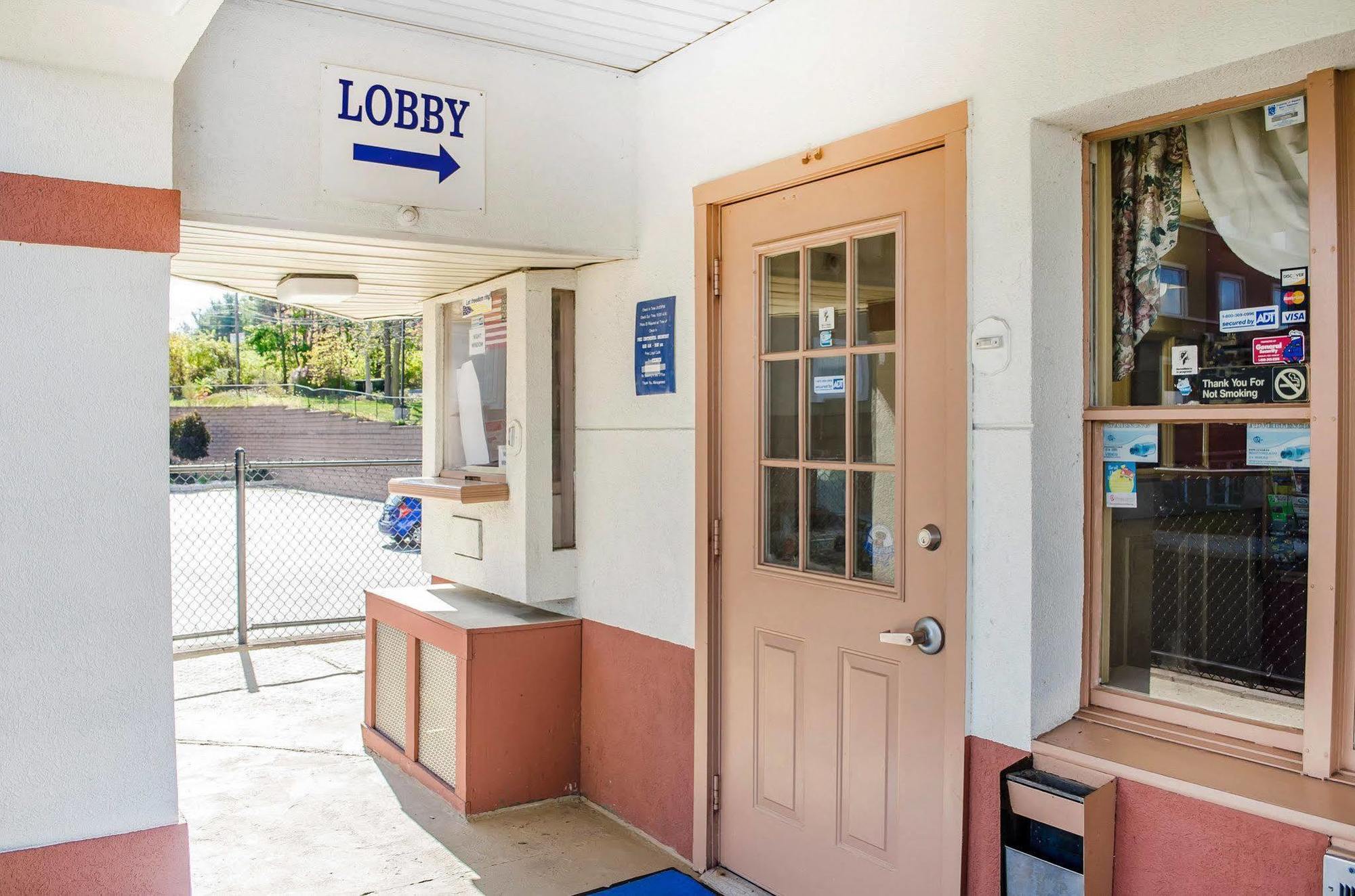 Rodeway Inn Harrisburg Exteriér fotografie