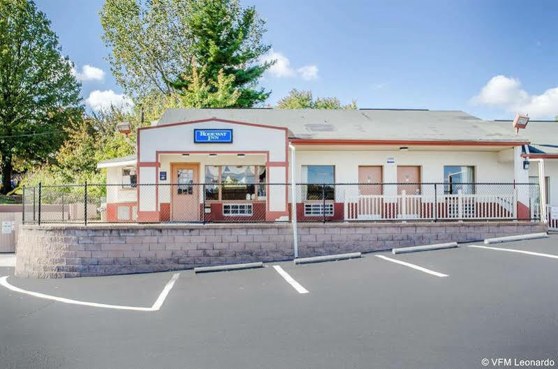 Rodeway Inn Harrisburg Exteriér fotografie